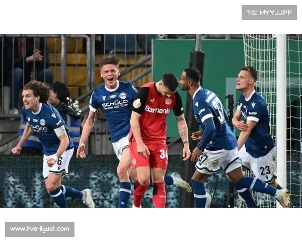 地区联赛球队爆冷击败德乙领头羊,成功晋级德国杯下一轮 地区联赛球队爆冷击败德乙领头羊,成功晋级德国杯下一轮